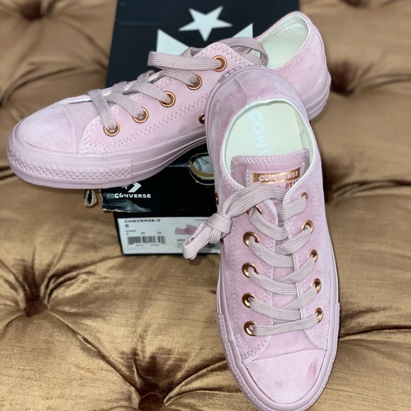 Mauve Low-top Chuck Taylors - Picture 3 of 4